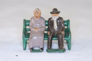 Manoil Barclays Older Couple On Park Bench Lead Figures 3 Piece