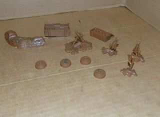 1963 Marx History Of The Pacific Play Set Swirled Plastic Small Accessories