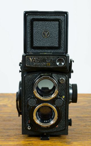 Vintage Yashica Mat - 124g Medium Format Tlr Film Camera W/ Case Film