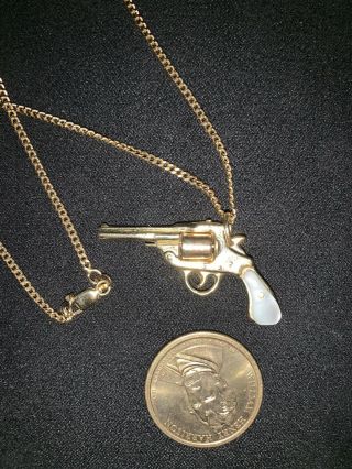 Solid 14k Gold Pendant Only Revolver Colt Mobster Of Pearl Handle Vintage 