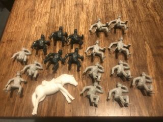Reissue Marx Civil War Blue And Gray Playset Figures.  Seated Bmc Dead Horse.