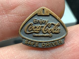 Coca - Cola Vintage 1 Year Safe Driver Service Award Pin.