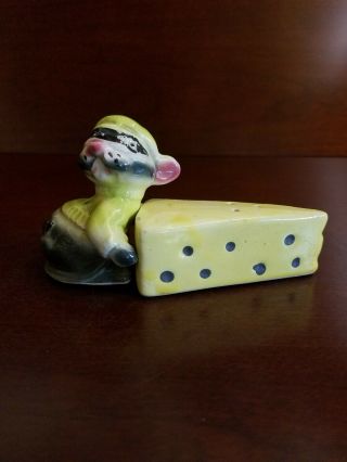 Vintage Salt And Pepper Shakers 1622 Mouse Burglar & Cheese Wedge