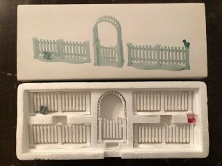 Dept 56 Village Accessories White Picket Fence With Gate 52624