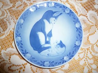 Royal Copenhagen Mother Cat And Kitten Plate 1983 Mother Day Plate