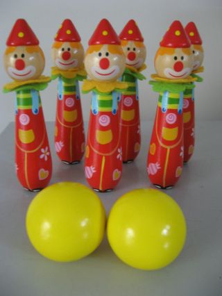 Bowling Clowns Wooden Skittles 6 Colourful Characters 2 Balls Traditional Fun
