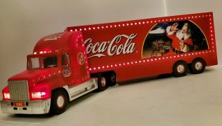 Christmas Coca Cola Lighted Freightliner Semi Truck & Trailer Santa Pack 2004