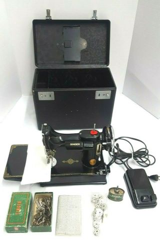 1937 Singer 221 Portable Sewing Machine In Case With Book And Accessories Vntg