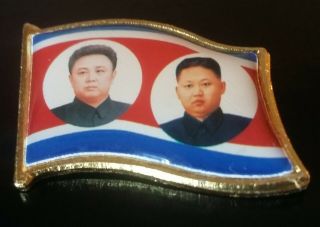 Dprk Korea Kim Jong Il Kim Jong Un 김정일 / 김정은 Juche Propaganda Badge 20