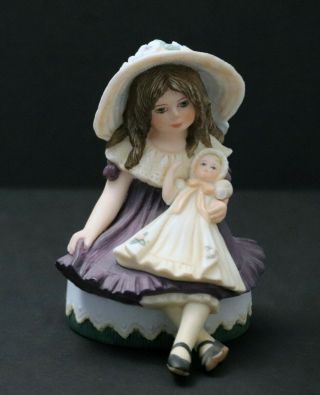Jan Hagara Elaina Figurine S20619 2167/7500 Victorian Style Girl Holding Doll