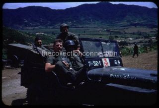 Vtg 1952 35mm Slide Group Of Us Army Soldiers In A Jeep Willys Chorwon Korea I32