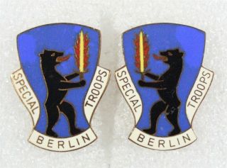 U.  S.  Army Di Pin: Berlin Brigade Special Troops Pair - C/b Poellath