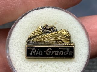 Rio Grande 1/10 10k Gold 25 Years Service Award Pin.  Details.