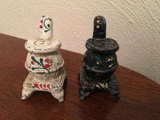 Vintage Cast Iron Pot Belly Stove Salt And Pepper Shakers