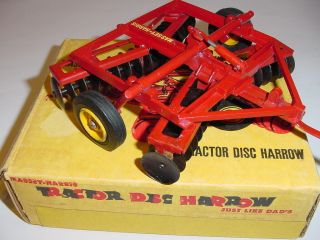 1/20 Vintage Massey Harris Tractor Disc Harrow (1951) By Reuhl W/box