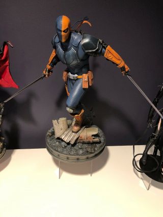 Sideshow Collectibles Deathstroke Premium Format 1/4 Scale Statue