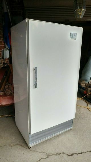 Vintage 1962 Frigidaire Refrigerator - Great - So