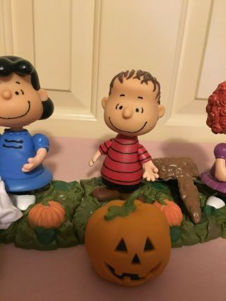It ' s The Great Pumpkin,  Charlie Brown - Lucy & Linus Van Pelt,  & Frieda figures 3