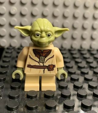 Lego Star Wars Yoda (olive Green) Minifigure Sw0707 75142 Clone Wars