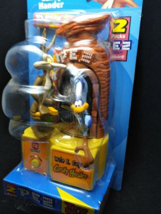 Looney Tunes 1998 Wile E Coyote Candy Holder Pez Candy Holder