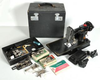 Vtg 1940 Singer Featherweight Sewing Machine W/ Case Buttonholer Accessories