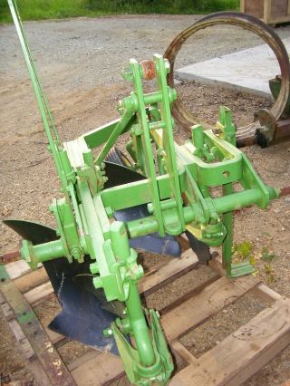 Vintage John Deere Tractor Implement - 810 - 3 Point Moldboard Plow - 3 X 14 "