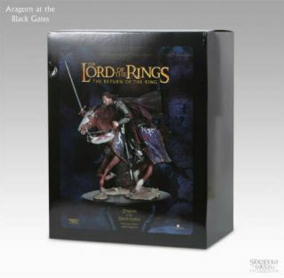 ARAGORN AT THE BLACK GATES STATUE SIDESHOW LORD OF THE RINGS 3 3