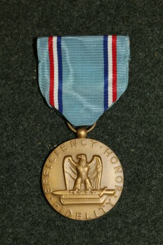 Scarce Korean War U.  S.  Air Force Good Conduct Medal W/sewn Brooch