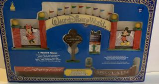 Disneyland Walt Disney World Monorail Accessories 5 Resort Sign With Bo