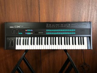 Yamaha Dx7 Vintage Digital Synth With Case Battery &