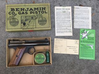 Vintage.  22 Cal Benjamin Co2 Model 252 Gas Pellet Gun Pistol - 100 Complete