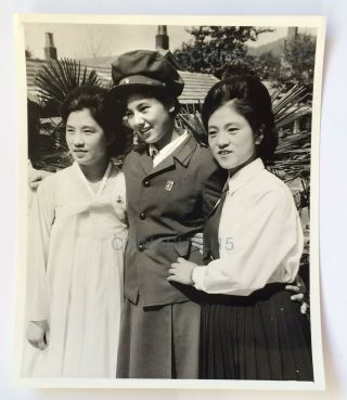 1976 Dprk Woman Soldier Kimilsung Badge Korea People 