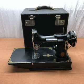 Vintage Singer Featherlite Featherweight Sewing Machine Model 221 - 1937 W/case