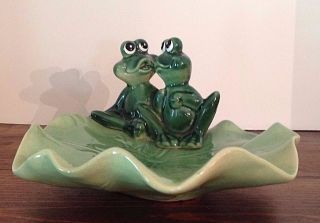 Vintage Majolica Style Art Pottery Frogs On Lily Pad Bowl Dish