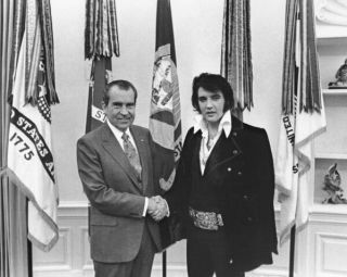 11x14 Photo: Legendary Singer Elvis Presley & President Richard Nixon,  1970