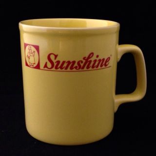 Set Of 4 Vintage 1970 ' s Sunshine Biscuit Co.  Yellow Mugs With Red Logo England 2