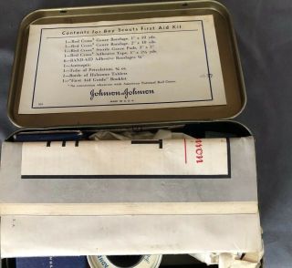 VINTAGE JOHNSON & JOHNSON BOY SCOUT FIRST AID KIT with CONTENTS 1940 ' S 2