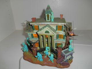 Disney Haunted Mansion Hitchhiking Ghost Hatbox Light - Up Village House Halloween
