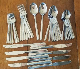 41 Piece - Reed Barton Stainless Steel - Taos Pattern - Service For 8
