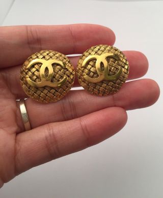 Authentic Vintage Chanel Cc Logo Gold Tone Round Clip - On Earrings