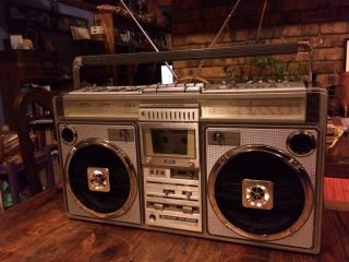 Classic Vintage Sharp GF - 9696 Radio Cassette Boombox Ghetto Blaster 3