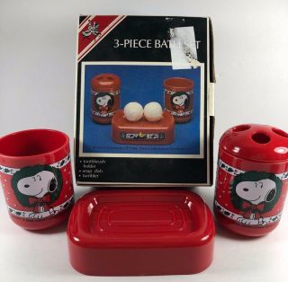 Vintage Snoopy Christmas Toothbrush Holder Peanuts Soapdish Cup 3 Piece Bath Set