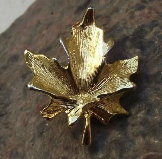 3d Crumpled Golden Canada Maple Leaf National Canadian Emblem Motif Pin Badge