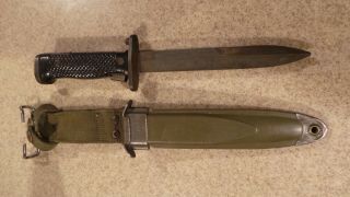 U.  S.  M8ai Vietnam Era Bayonet / Fighting Knife Produced By The Pwh