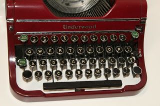 Vintage 30 ' s Tuxedo Red Underwood Champion Typewriter and Case 2