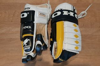 Vintage Koho 700 L Leather Hockey Gloves - Imaculate - Bruins Colors