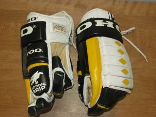 vintage KOHO 700 L Leather Hockey Gloves - imaculate - Bruins colors 2