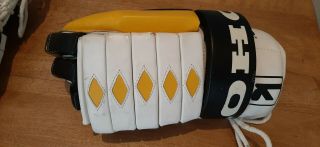 vintage KOHO 700 L Leather Hockey Gloves - imaculate - Bruins colors 3