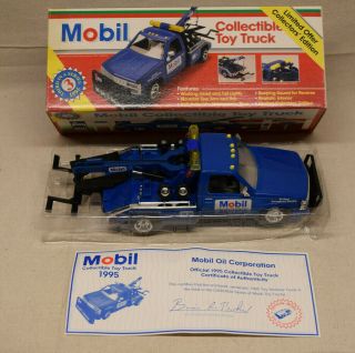 1995 1:24 Mobil Oil Limited Offer Diecast Toy Tow Service Truck Wrecker 8 1/2 "