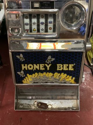 Vintage Honey Bee Aristocratic Regal Slot Machine 3